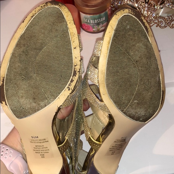 Gold heels - Picture 3 of 4